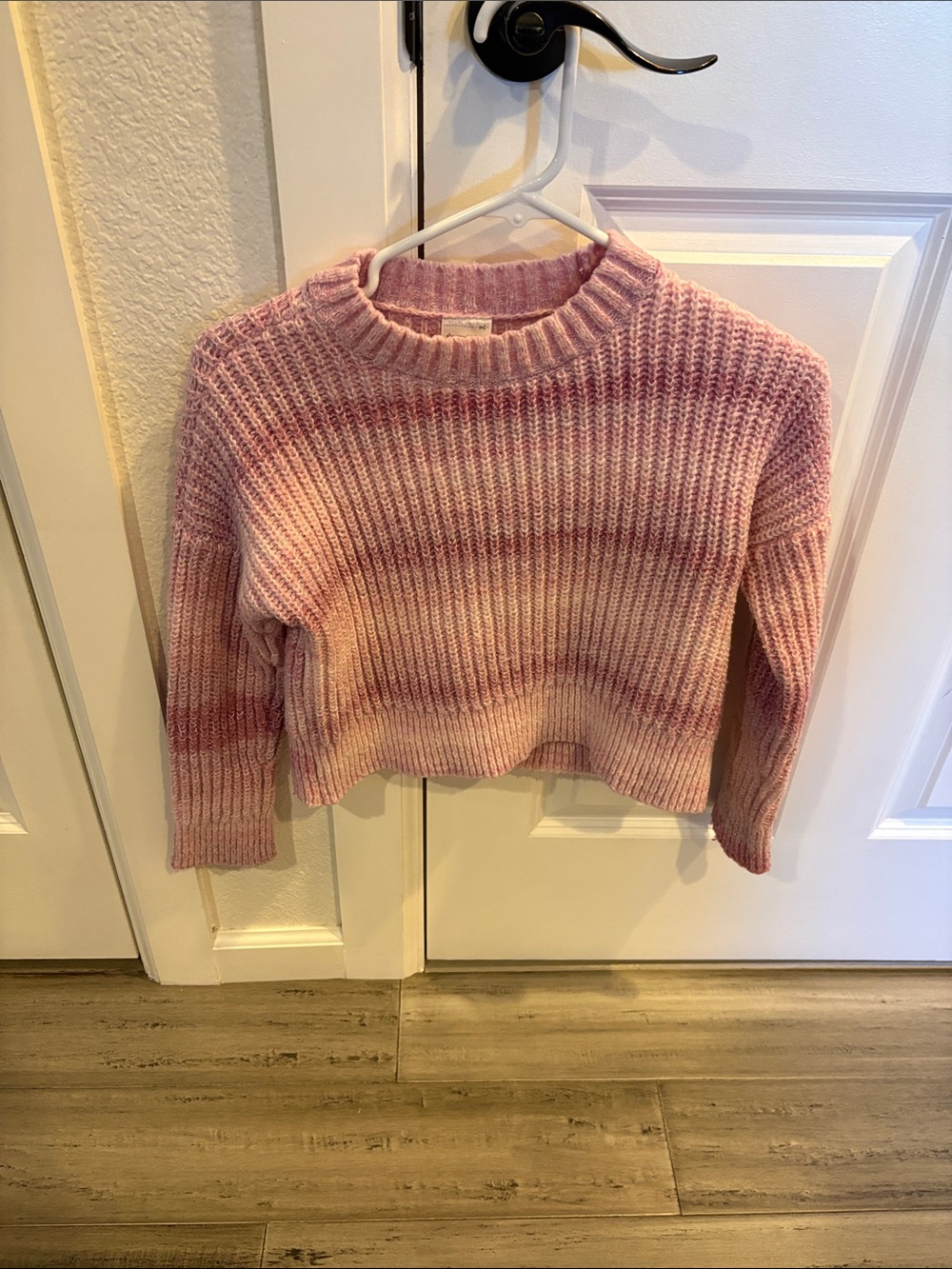 Abercrombie kids Cozy Pink Ribbed Crewneck Sweater size 9/10